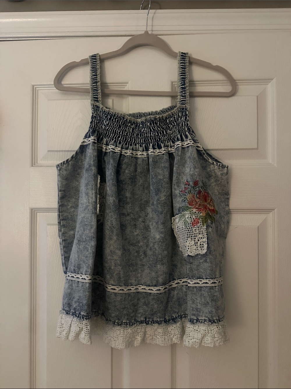 Denim-Look Embroidered Crochet Pocket Tank Top - Blue